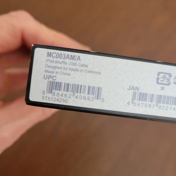 Apple iPod Shuffle USB Cable New sealed MC003AM/A.0 - Picture 6 of 7